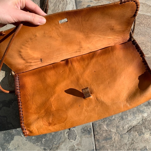 Speciality artisan handcrafted leather dragonfly indie festival shoulder bag - Picture 6 of 15